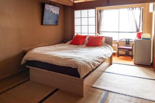 Standard Double Room image 2