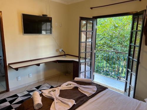 1 double bed, 1 twin bed