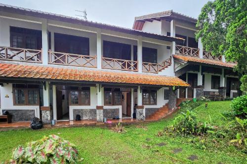 Exterior view, RedDoorz near Pasar Cipanas near Kebon Raya Cibodas