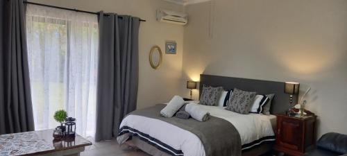 1-On-Scott Garden Suites