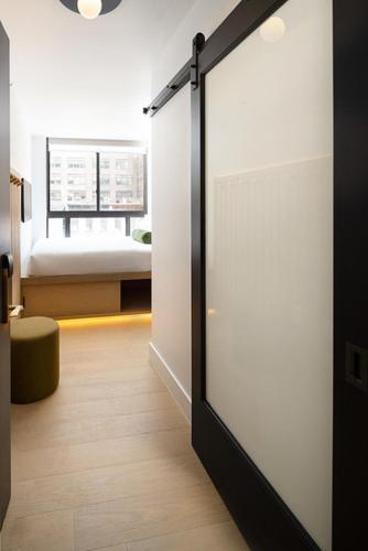 Little Charlie Hotel - Photo 3