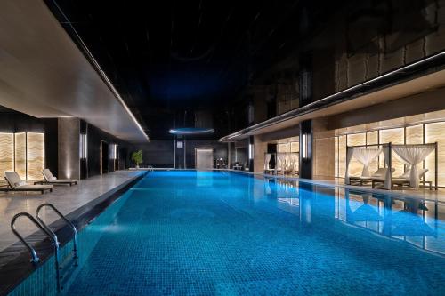 Grand Barony Jinan CBD – Jinan, WV