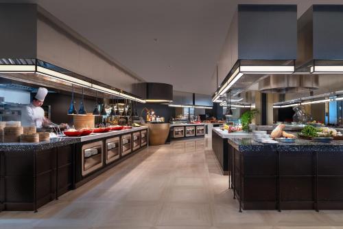 Grand Barony Jinan CBD – Jinan, WV