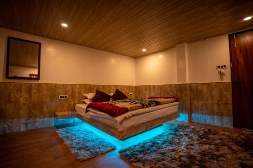1 queen bed