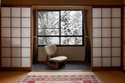Superior Twin Room image 3