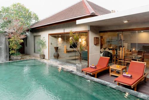 Three-Bedroom Villa with Private Pool image 1