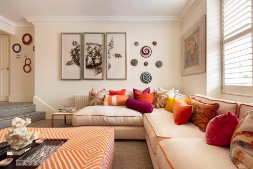 A Royal Residence – Stylish 2 Bedroom in Kensington