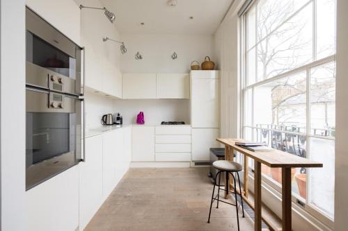 Luxury and Cool 2 bedroom in Notting Hill - main image