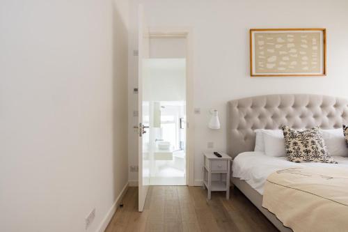 Luxury and Cool 2 bedroom in Notting Hill - image 7