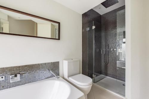 Luxury and Cool 2 bedroom in Notting Hill - image 10