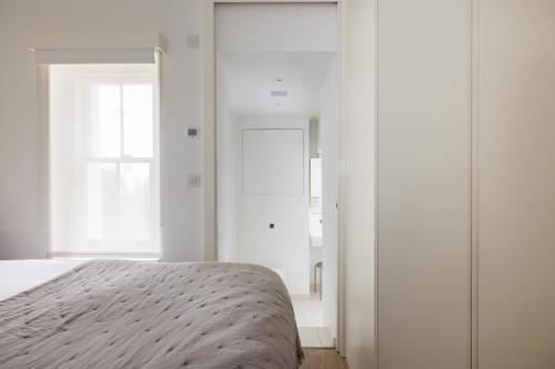 Calm Diva 2 Bedroom in Notting Hill - image 5