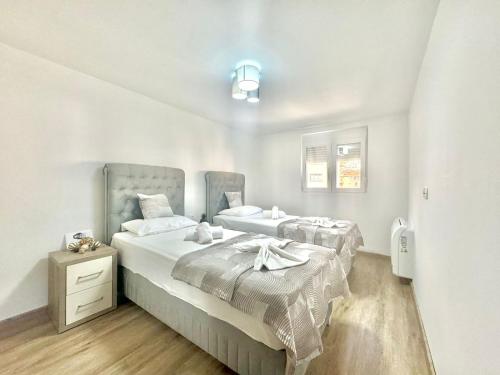 Maxim Family Apartment Budva