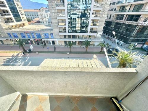 Maxim Family Apartment Budva