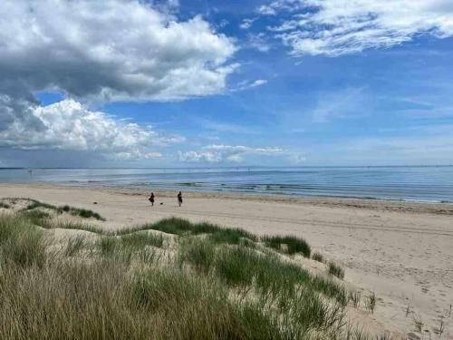 Nearby attraction, Bournemouth. Private Self Contained space. in Bournemouth Suburbs