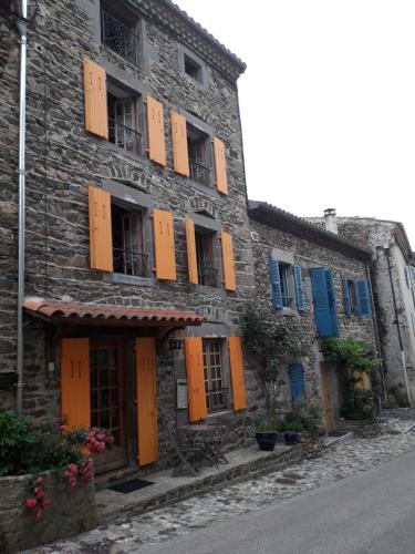 Un grand gîte *** à Lavoûte-Chilhac gîte à louer Saint-Cirgues