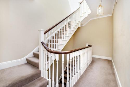 The Baby's Breath 2 bedroom with Patio in Chelsea - image 9