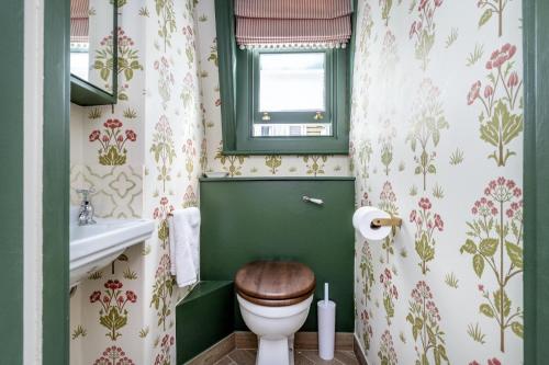 The Baby's Breath 2 bedroom with Patio in Chelsea - image 6