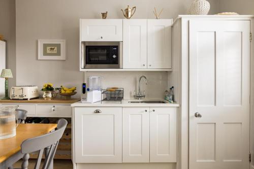 The Montagu – 2 Bedrooms with Terrace in Kensington - image 8
