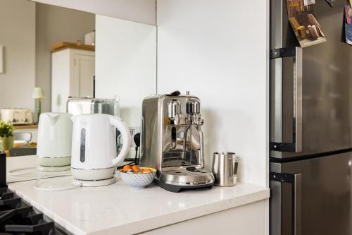 The Montagu – 2 Bedrooms with Terrace in Kensington - image 11
