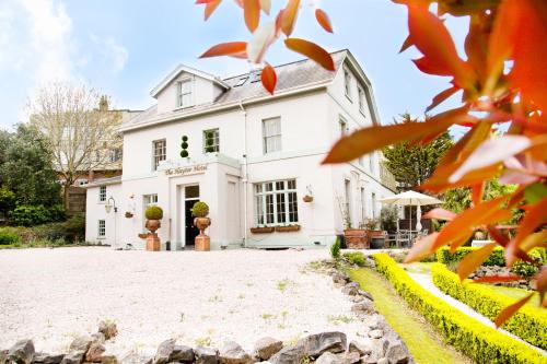 Haytor Hotel, Торки