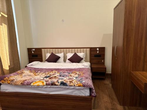 1 queen bed