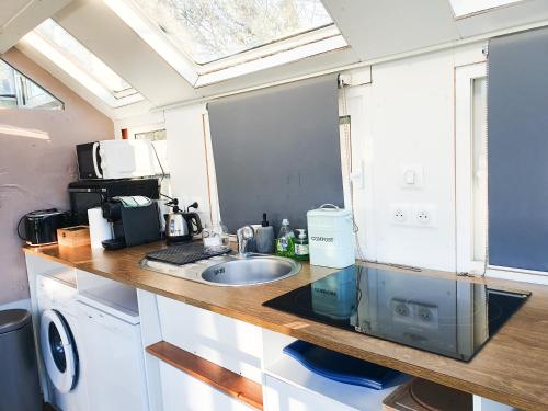 Зручності, EXIGEHOME - Péniche 120 m2 en bord de Seine calme et verdoyant (EXIGEHOME - Peniche 120 m2 en bord de Seine calme et verdoyant) in Ля Порт Марлі
