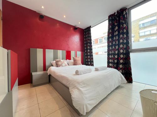 4-Bedroom House-Sleeps 15-Central London-Lift and Roof Terrace, London (photo 8)