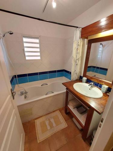 バスルーム, Duplex avec une vue magnifique et une Citerne !! in ゴシエール