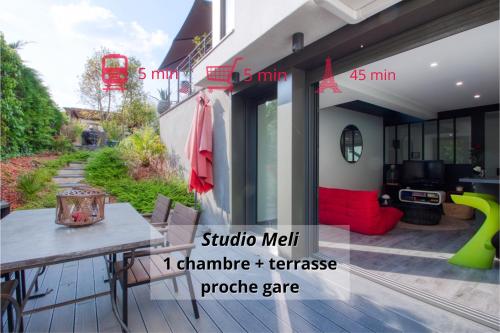 Studio de 40m2 avec terrasse privée, gare à 5 min - Location saisonnière - Franconville