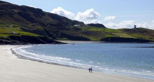 Dungloe Lakeside Lodging