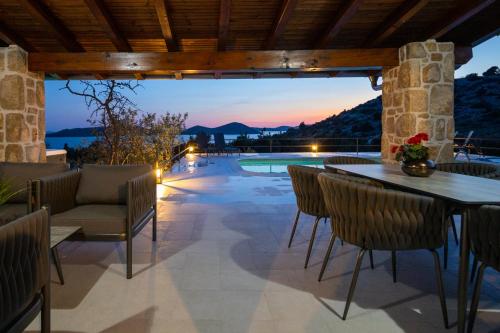 Holiday Home Svemir in Draga