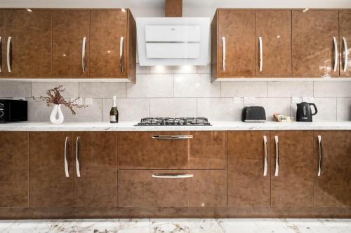 Stylish 4 Bedroom House - Harborne - Top Rated - Parking - Garden - 6CO, Бирмингем (фото 6)