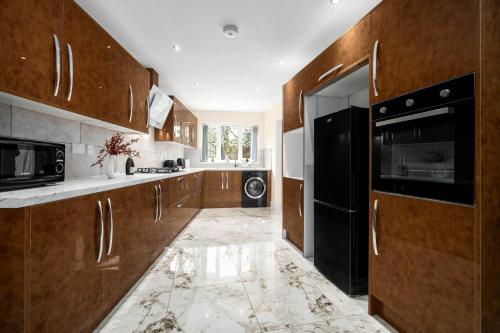 Stylish 4 Bedroom House - Harborne - Top Rated - Parking - Garden - 6CO, Бирмингем (фото 7)
