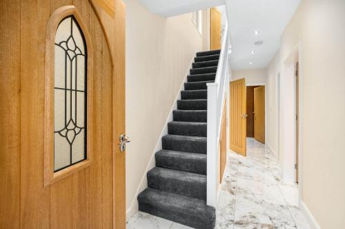 Stylish 4 Bedroom House - Harborne - Top Rated - Parking - Garden - 6CO, Бирмингем (фото 10)
