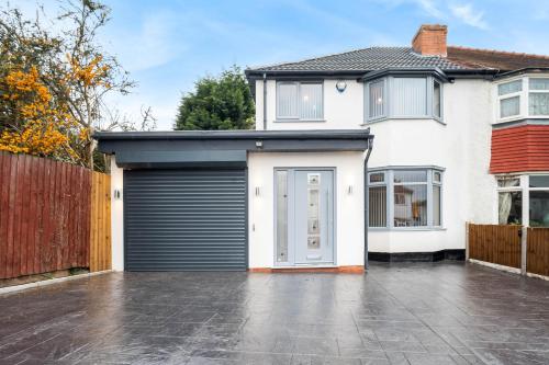 Stylish 4 Bedroom House - Harborne - Top Rated - Parking - Garden - 6CO, Бирмингем (фото 9)