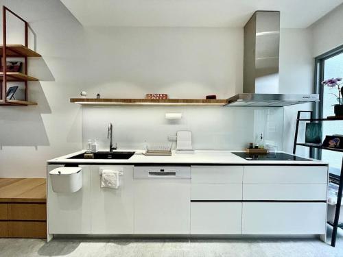 Kitchen, 里白民宿 in Chiayi