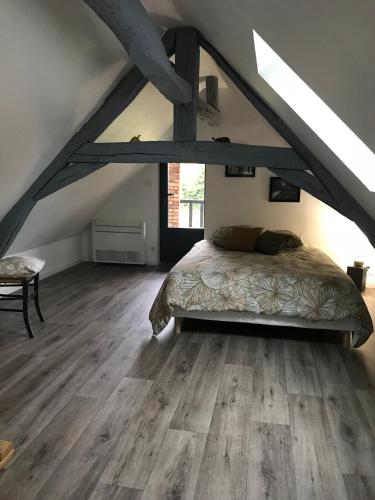Maison à la Campagne (Maison a la Campagne) in La Chapelle-dʼAngillon