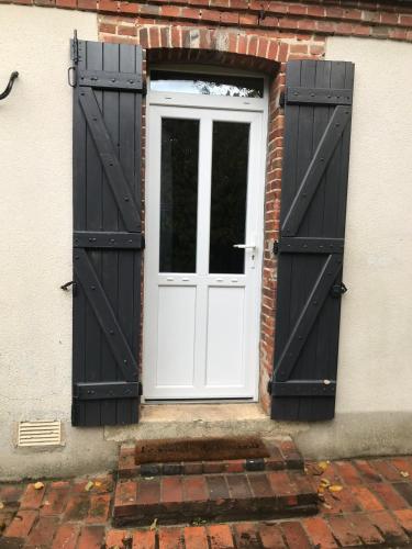 Ieeja, Maison à la Campagne (Maison a la Campagne) in La Chapelle-dʼAngillon
