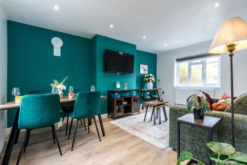 3 Bedroom Terraced House in Beeston Ideal for Corporate Stays