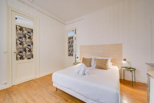 One-Bedroom Apartment image 4