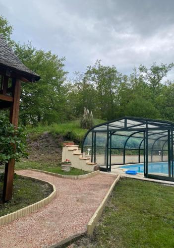 maison avec piscine gîte à louer Buzan