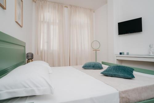 Two-Bedroom Apartment image 6