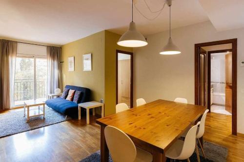 Comfortable 4 rooms 2Bath w balcony, Barcelone