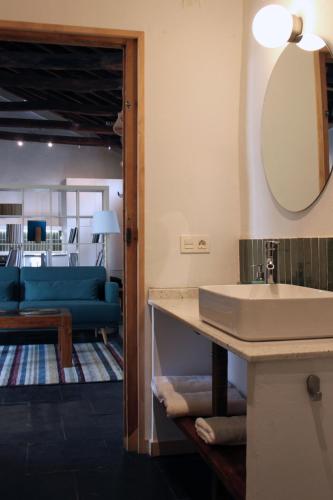Bathroom, La Real Uruena in Urueña