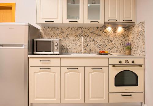 Garden of Eden PMG Apartments - image 2