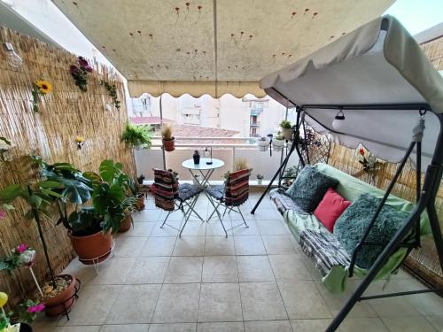 Sunny Studio, Atenas