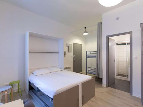 Studio cosy rénové au centre de Cauterets idéal pour 4 équipé et confortable - image 2