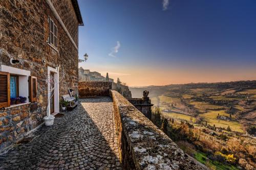 La Casa Bianca with parking and view