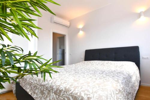 [Savona-Tortona] Attico con Suite, Milan