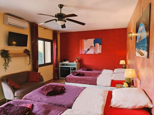 4 twin beds